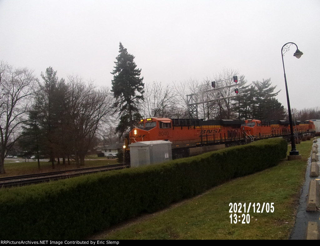 BNSF 8040